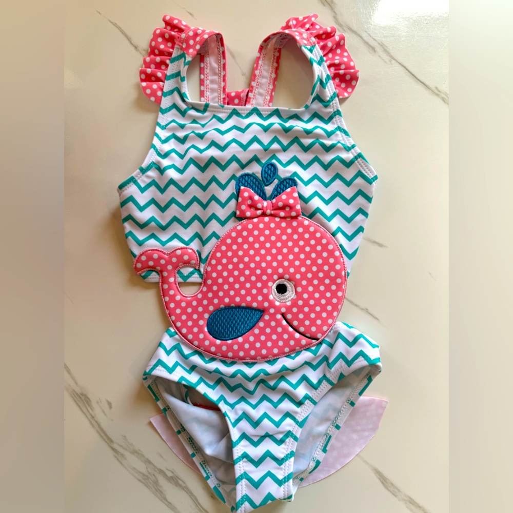 Adorable Baby Girl’s Fish-Themed Romper - Size 6M